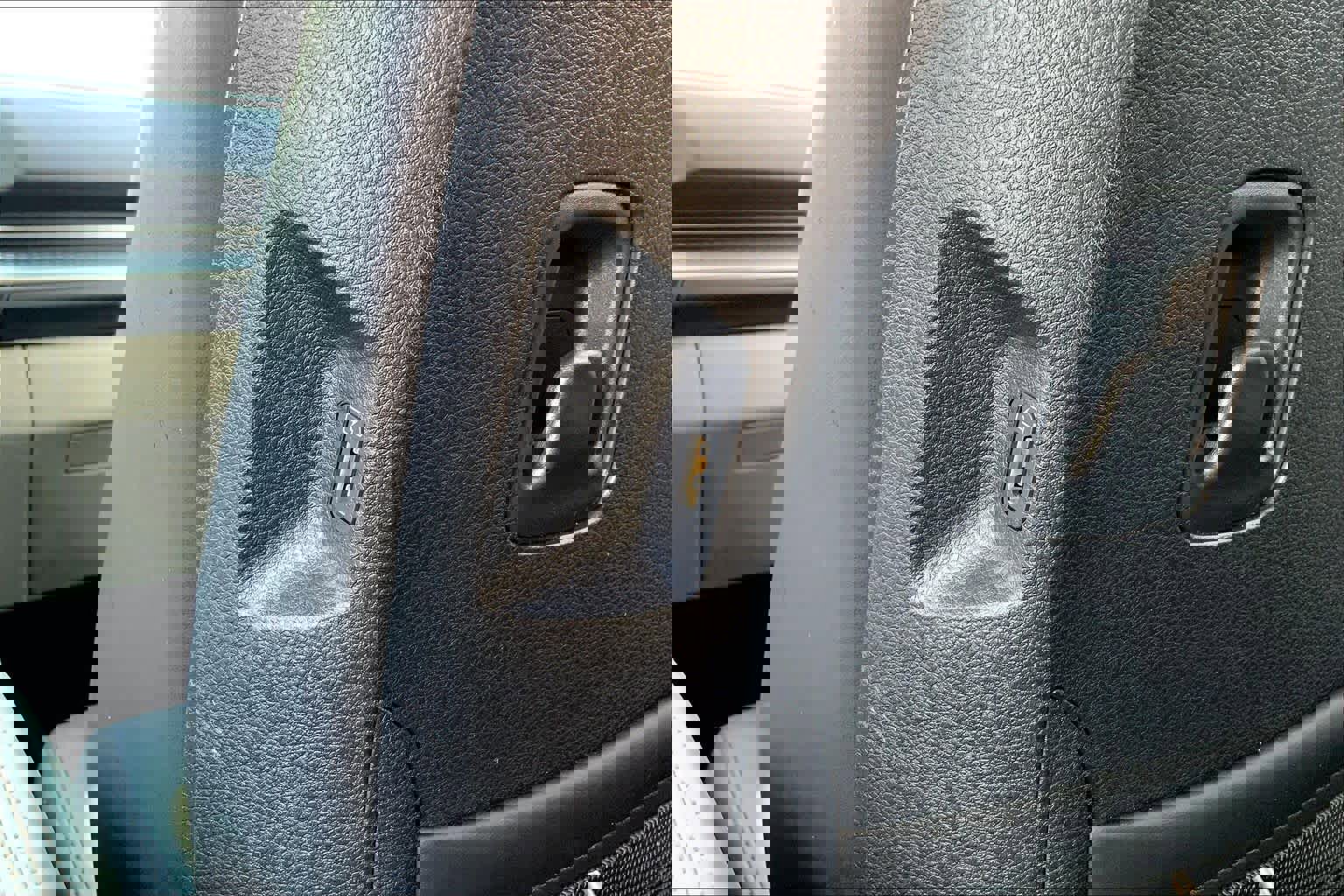 Used 2023 Kia Carnival LX image 33