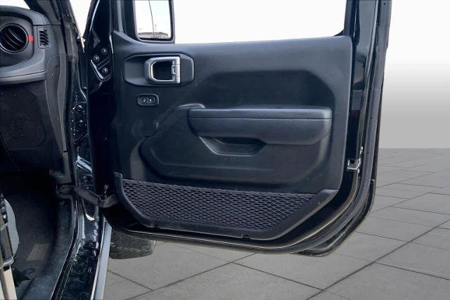 Used 2025 Jeep Wrangler Unlimited Rubicon AWD/4WD image 23