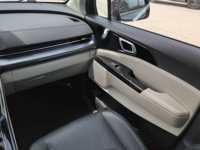Used 2024 Kia Carnival SX Prestige FWD image 21