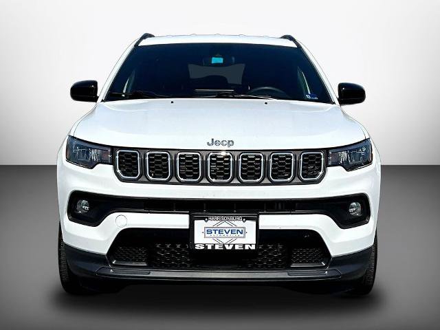 Used 2024 Jeep Compass Latitude AWD/4WD image 2
