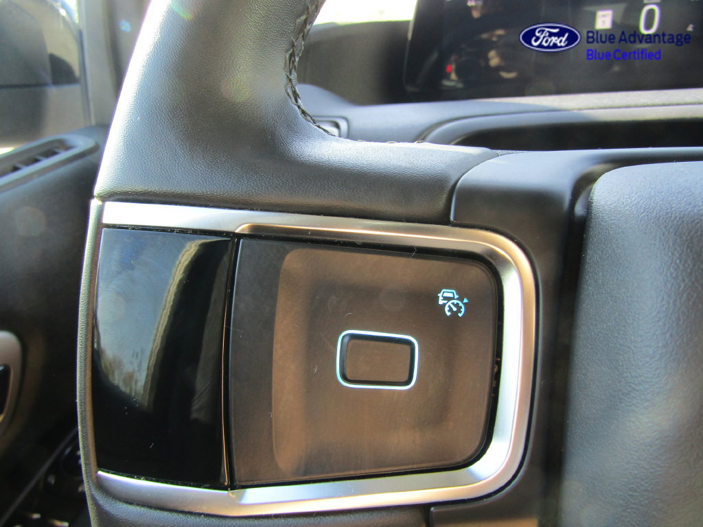 Certified 2025 Ford Expedition Active AWD/4WD image 48