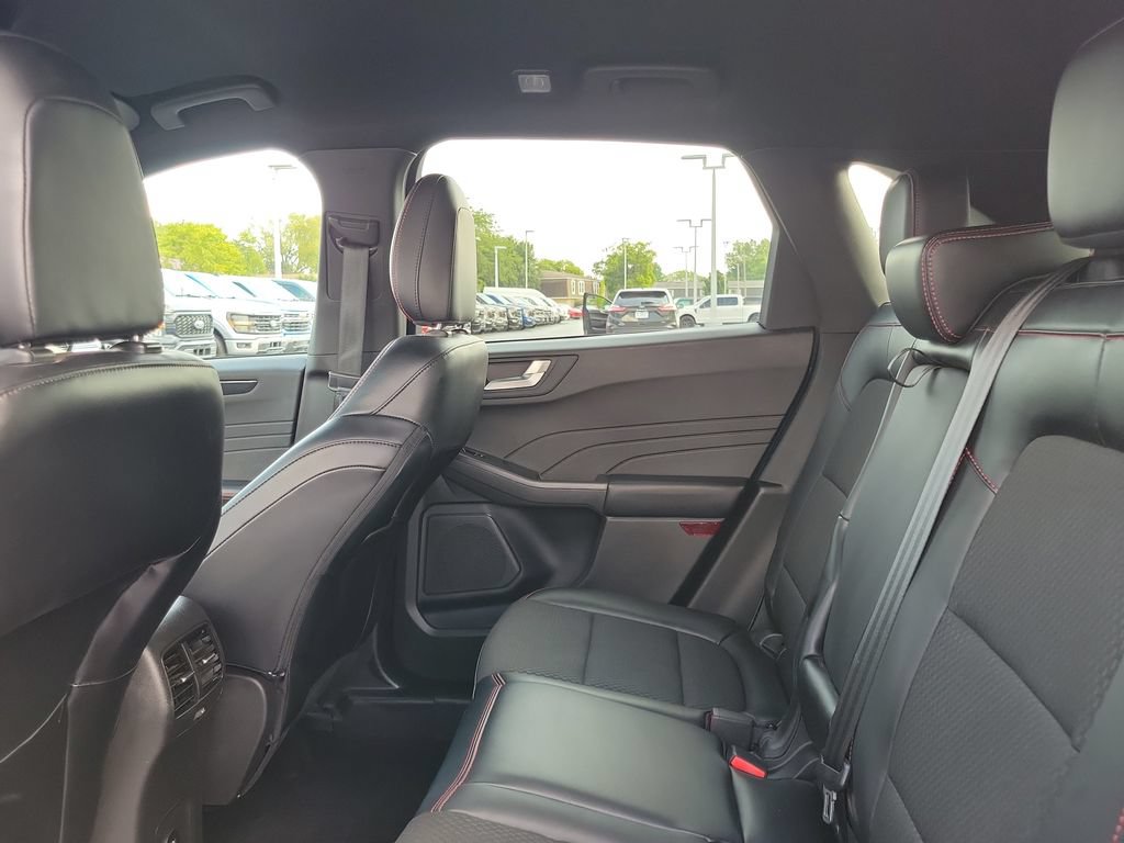 Certified 2023 Ford Escape ST-Line w/ Tech Pack #1 AWD/4WD image 14