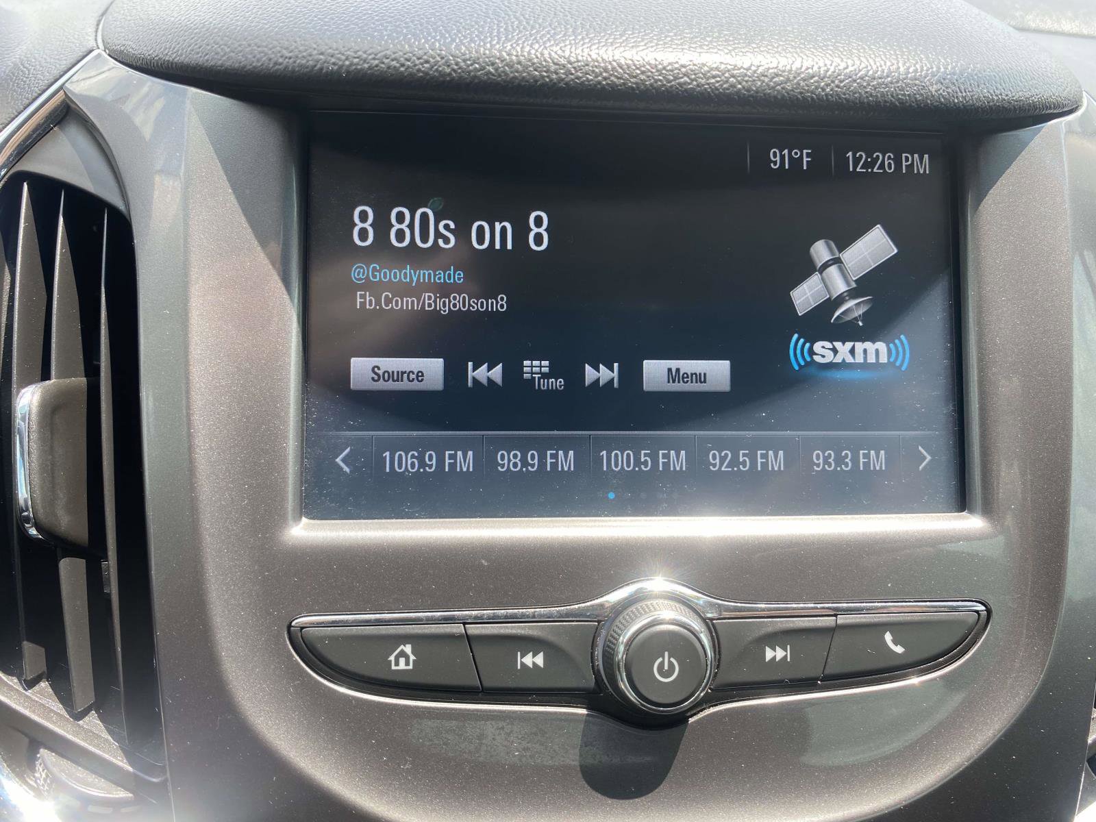Used 2017 Chevrolet Cruze LT FWD image 18