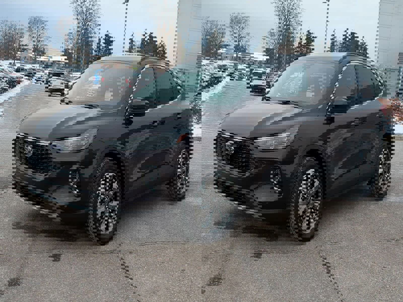 Certified 2023 Ford Escape Platinum w/ Premium Technology Package image 4