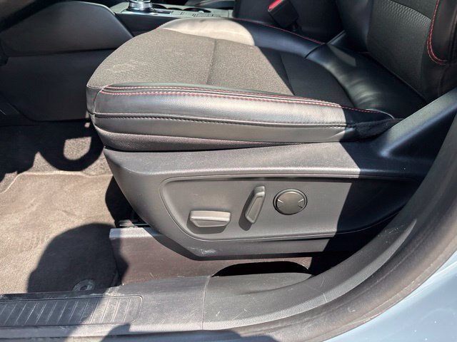 Certified 2025 Ford Escape ST-Line Select AWD/4WD image 14