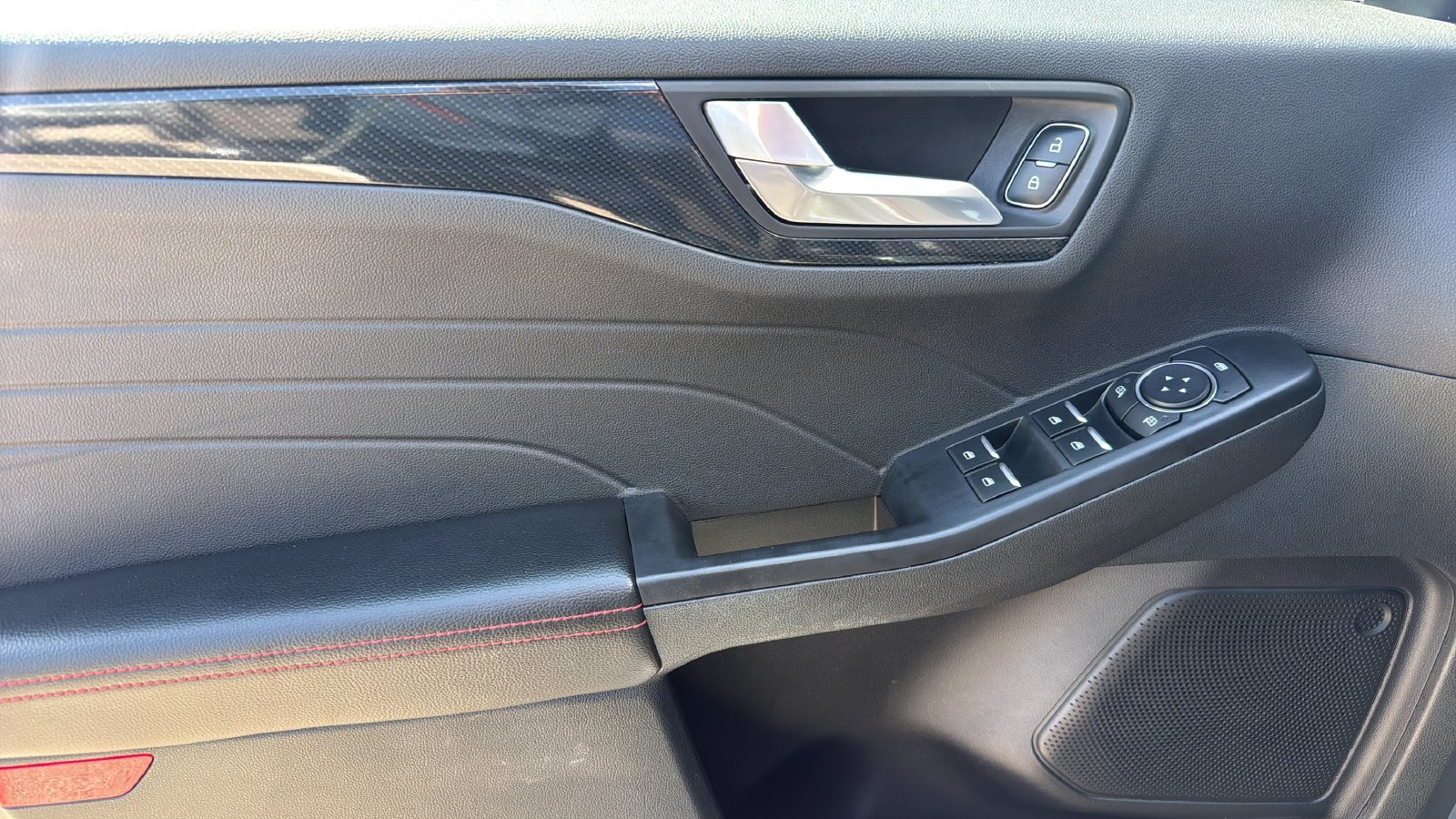 Certified 2025 Ford Escape ST-Line FWD image 11