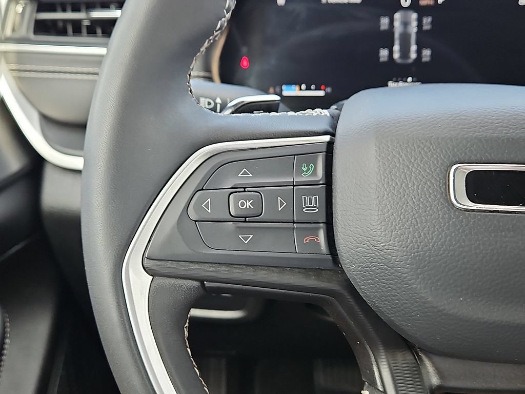 Used 2024 Jeep Grand Cherokee Altitude AWD/4WD image 18