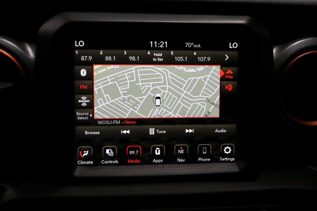 Used 2023 Jeep Gladiator Mojave w/ LED Lighting Group AWD/4WD image 3