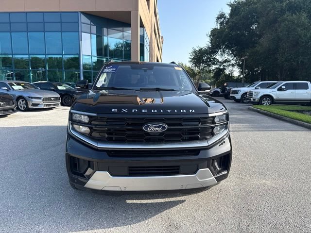 Certified 2025 Ford Expedition Max Platinum w/ Driver's Package AWD/4WD image 11
