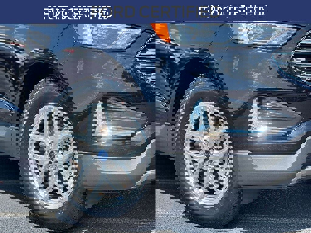 Certified 2022 Ford Edge SEL image 3