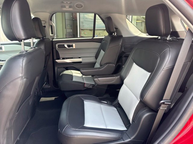 Certified 2024 Ford Explorer XLT w/ Equipment Group 202A AWD/4WD image 39