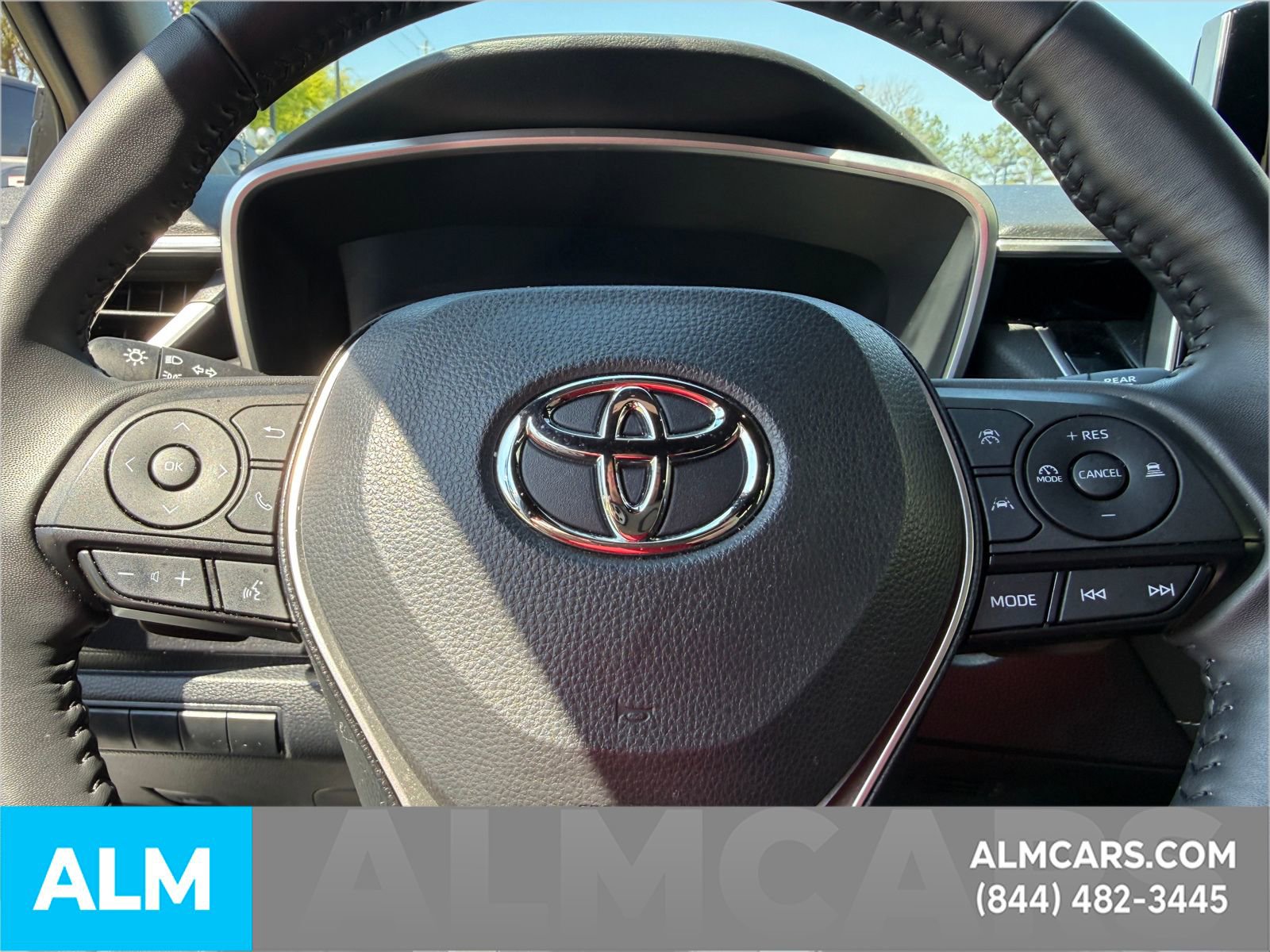 Used 2025 Toyota Corolla SE w/ SE Package image 23