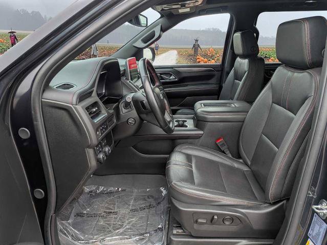 Used 2024 Chevrolet Suburban RST w/ Luxury Package AWD/4WD image 15