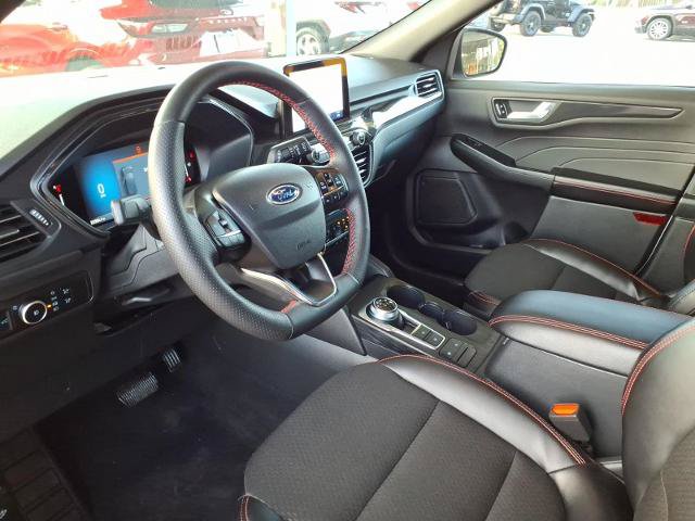 Certified 2025 Ford Escape ST-Line Select AWD/4WD image 9
