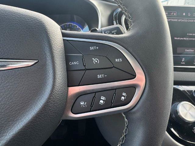 Used 2024 Chrysler Pacifica Touring-L FWD image 35