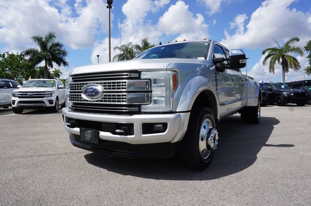 Certified 2019 Ford F450 Platinum w/ Platinum Ultimate Package AWD/4WD image 24