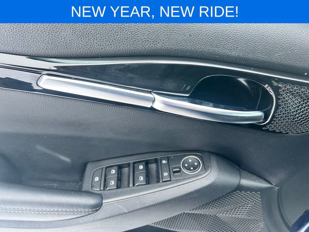 Used 2023 Kia Seltos EX image 12