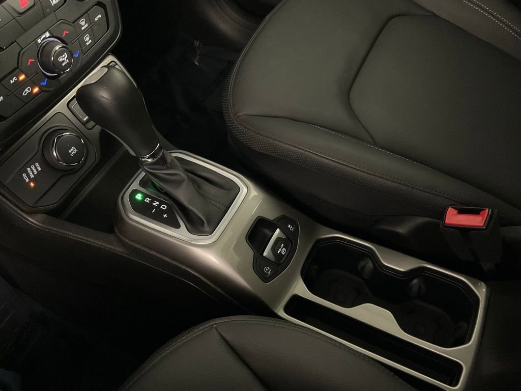 Used 2022 Jeep Renegade Limited w/ Sun, Sound & Wheels Group image 18