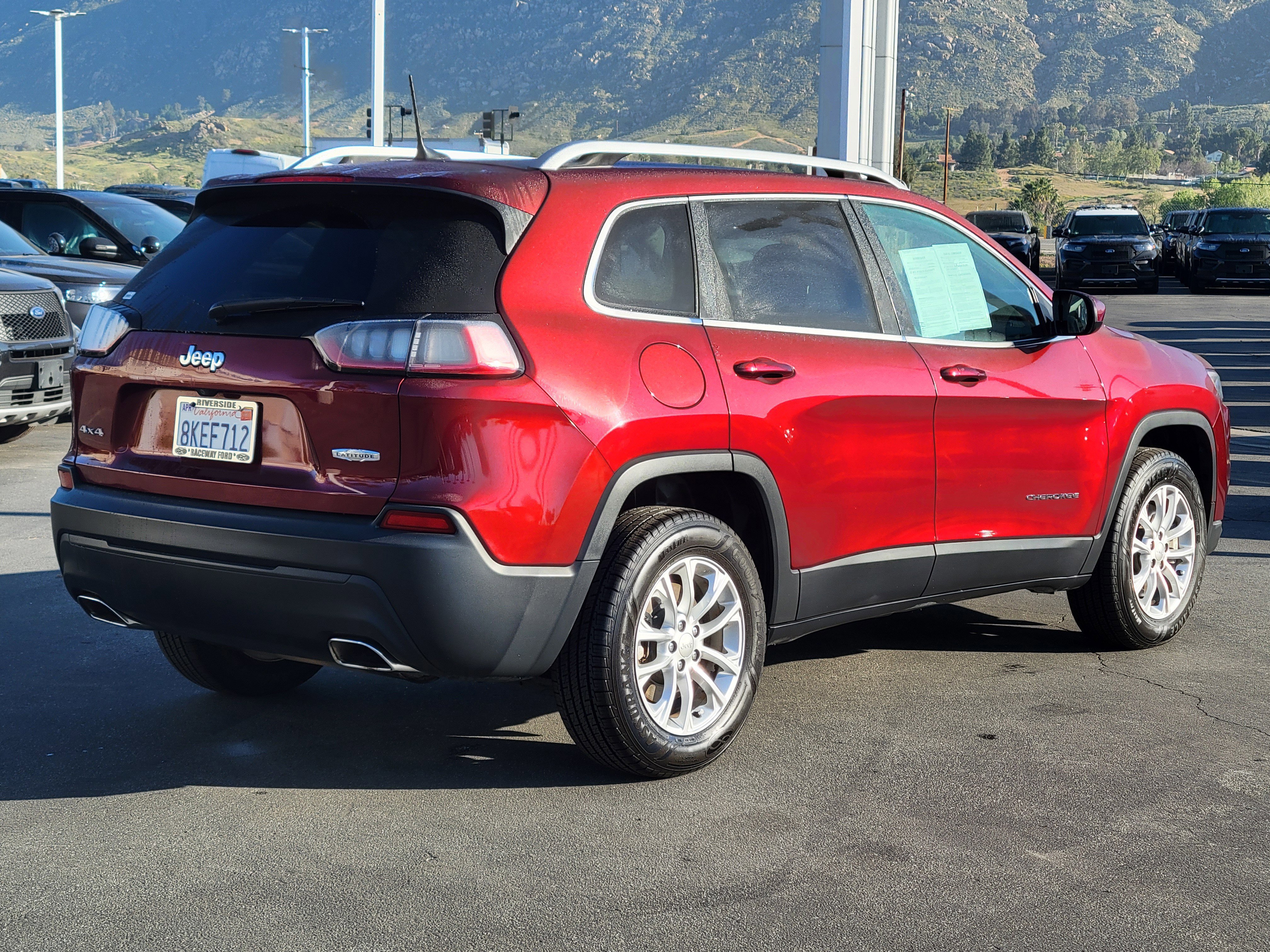 Used 2019 Jeep Cherokee Latitude w/ Popular Appearance Group image 2