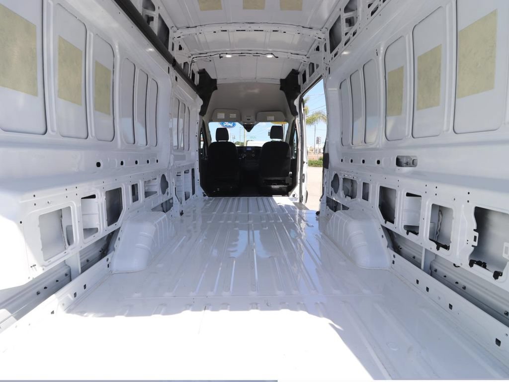 Certified 2025 Ford Transit 250 148 High Roof Extended RWD image 12