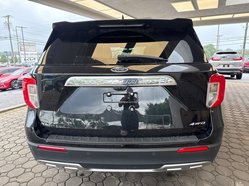 Certified 2023 Ford Explorer XLT w/ Equipment Group 202A AWD/4WD image 7