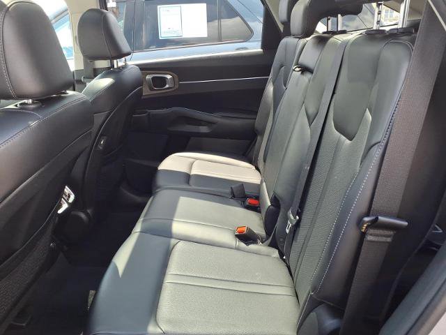 Used 2023 Kia Sorento S w/ Panoramic Sunroof Package AWD/4WD image 16