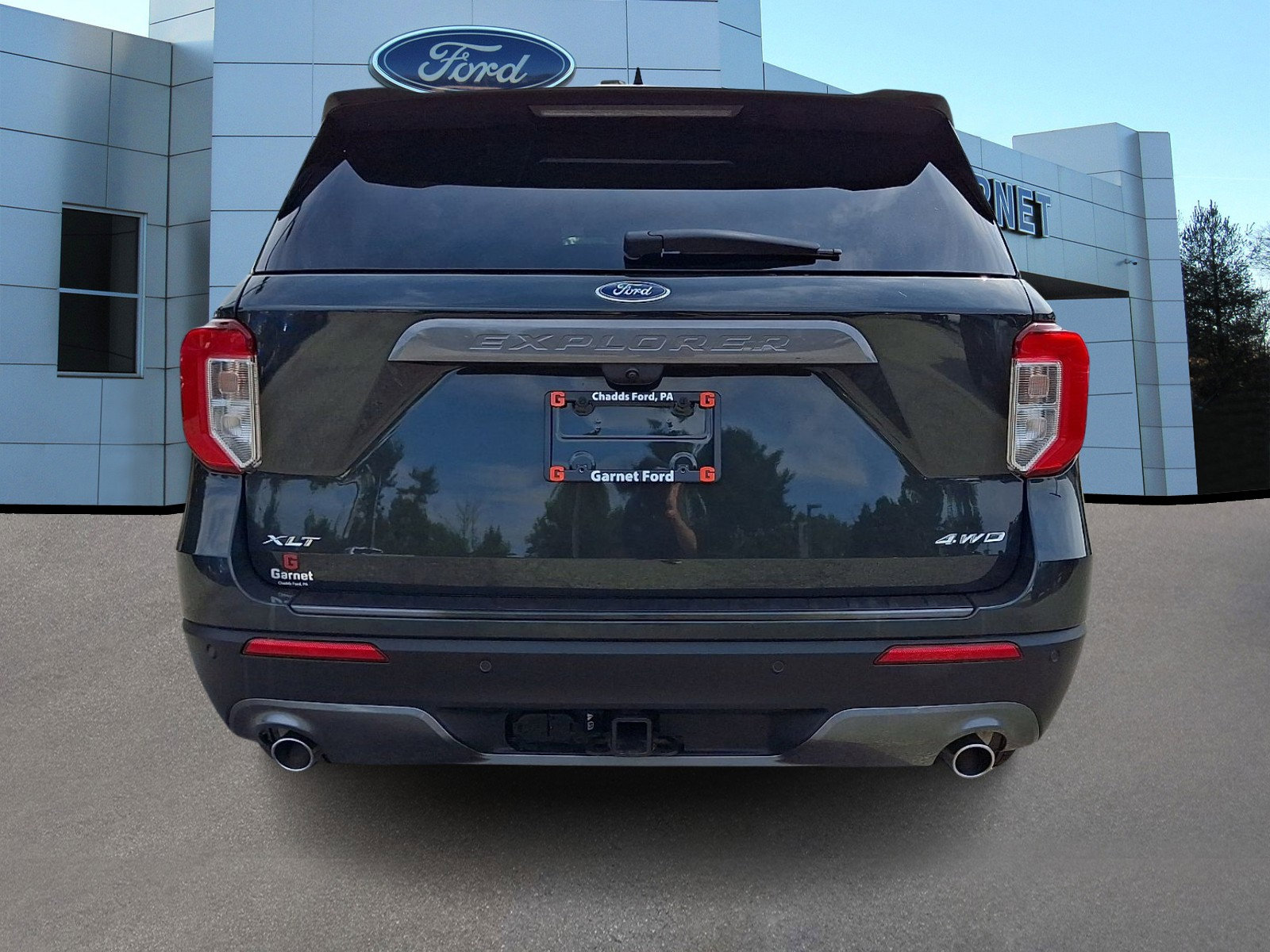 Certified 2024 Ford Explorer XLT w/ Equipment Group 202A AWD/4WD image 7
