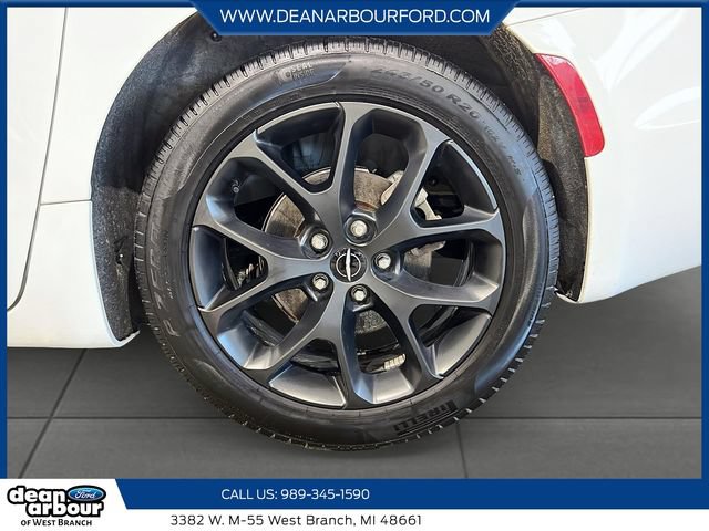 Used 2025 Chrysler Pacifica Limited FWD image 7