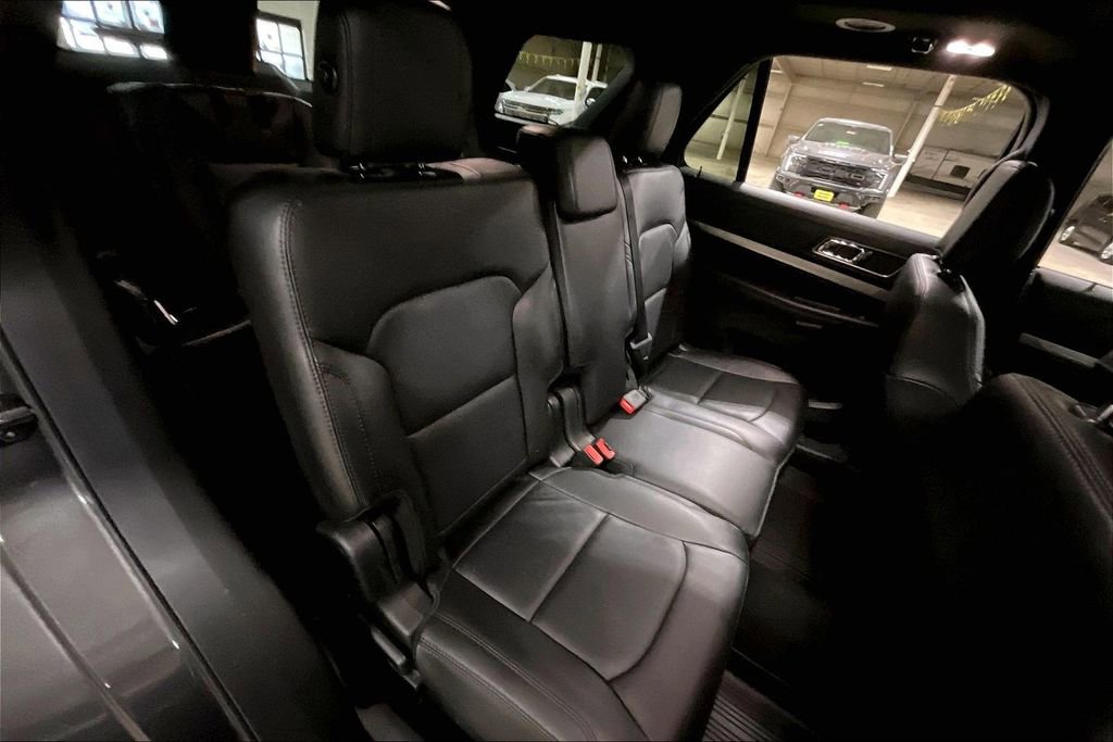Certified 2018 Ford Explorer XLT w/ Equipment Group 202A AWD/4WD image 26