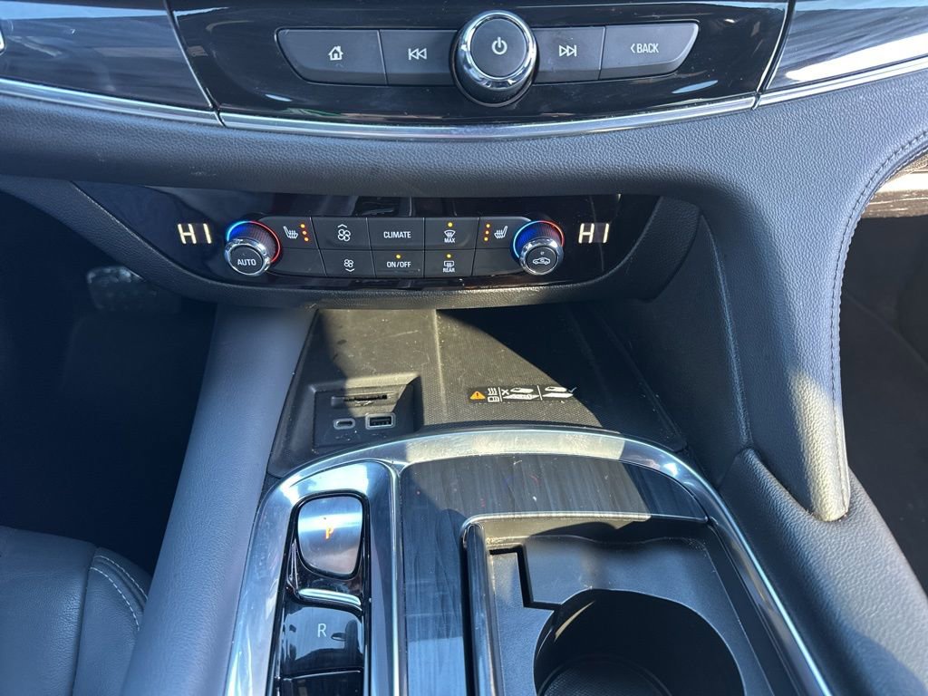 Used 2022 Buick Enclave Essence image 42