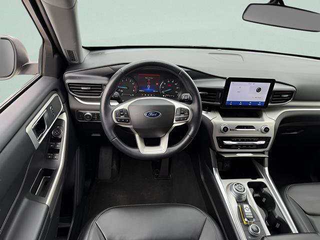 Certified 2022 Ford Explorer XLT w/ Equipment Group 202A AWD/4WD image 7