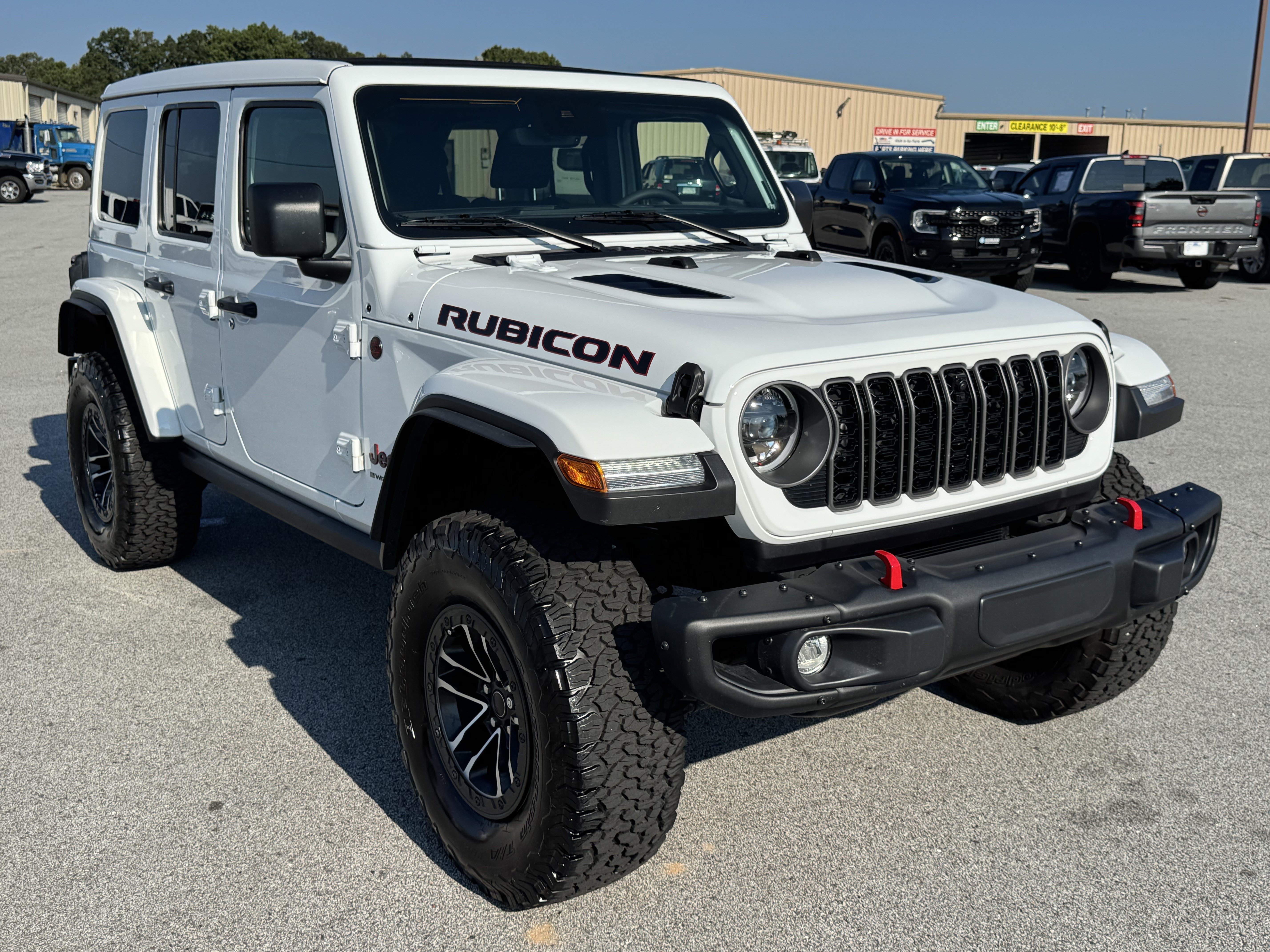 Used 2024 Jeep Wrangler Unlimited Rubicon AWD/4WD image 4