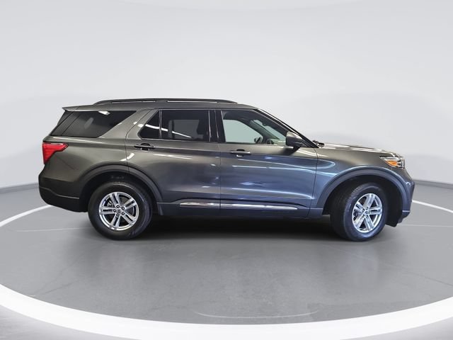 Certified 2020 Ford Explorer XLT w/ Equipment Group 202A AWD/4WD image 2