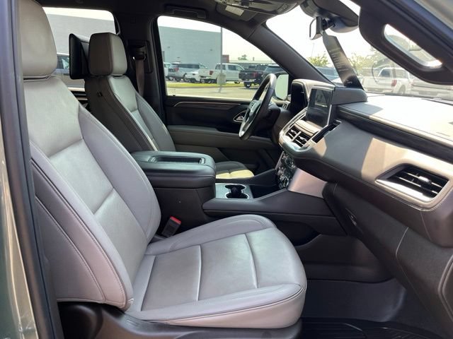 Used 2024 GMC Yukon SLT w/ SLT Luxury Package AWD/4WD image 11