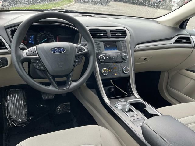 Certified 2018 Ford Fusion SE FWD image 7