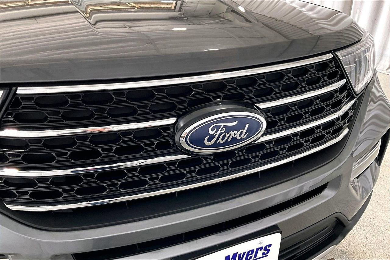 Certified 2023 Ford Explorer XLT w/ Equipment Group 202A image 31