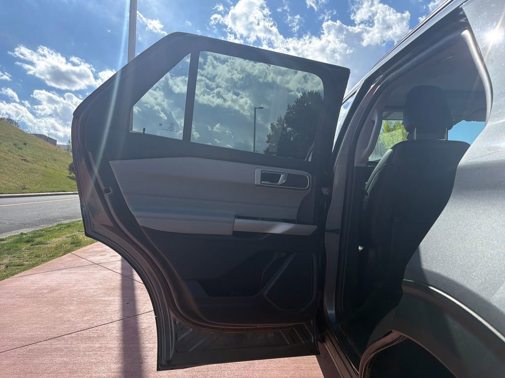 Certified 2021 Ford Explorer XLT w/ Equipment Group 202A AWD/4WD image 22