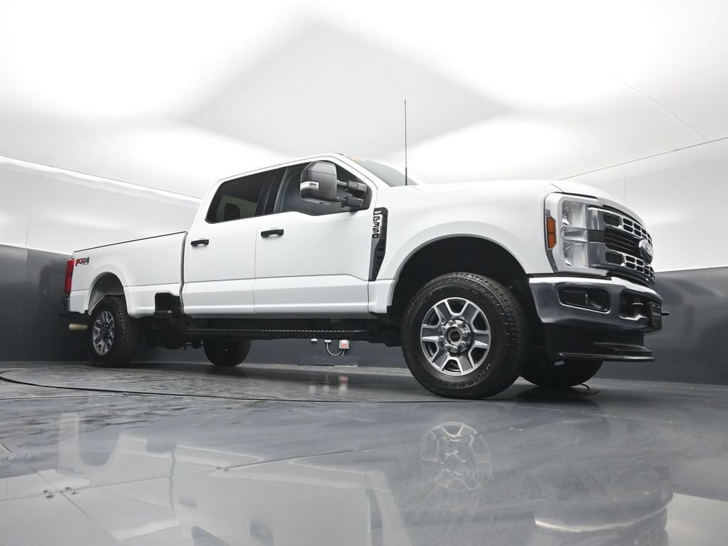 Certified 2025 Ford F350 XLT AWD/4WD image 4