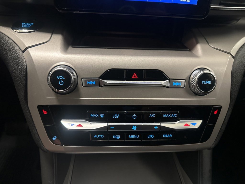 Certified 2022 Ford Explorer XLT w/ Equipment Group 202A image 32