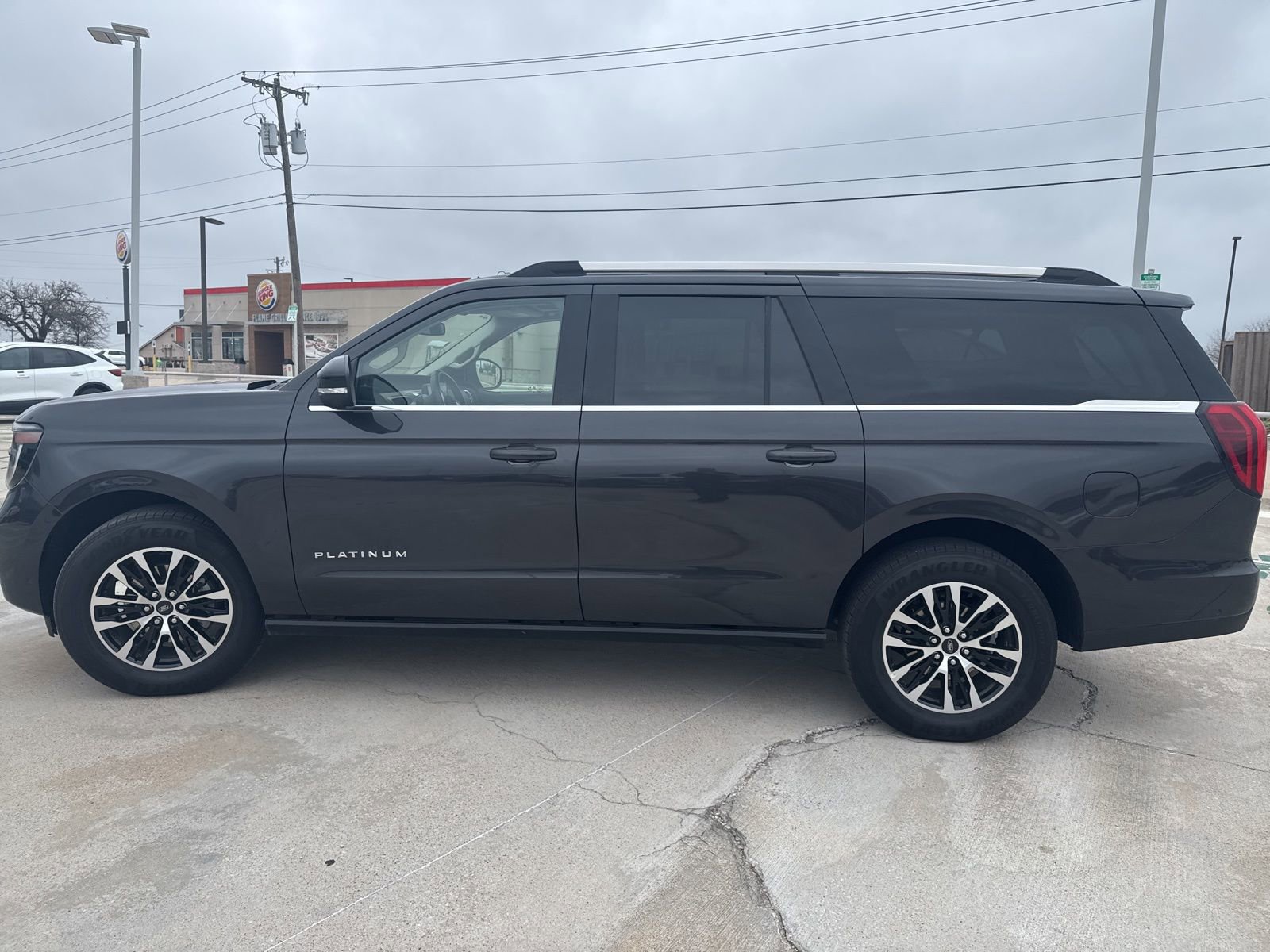 Certified 2025 Ford Expedition Max Platinum image 6