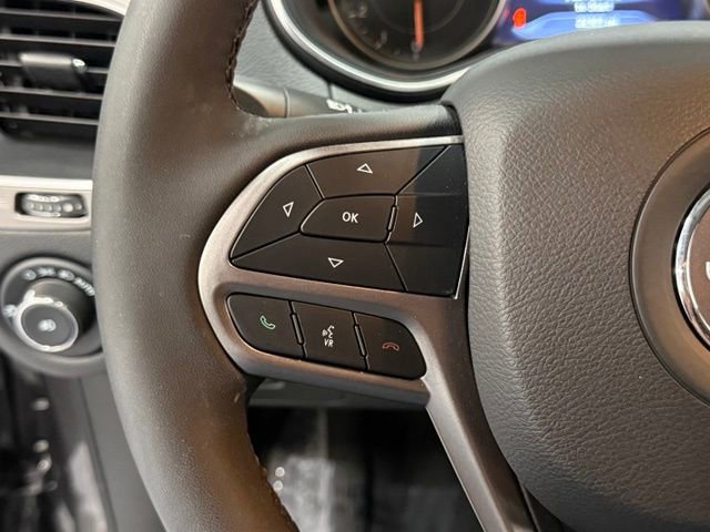 Used 2022 Jeep Cherokee Latitude Lux w/ Sun & Sound Group AWD/4WD image 19