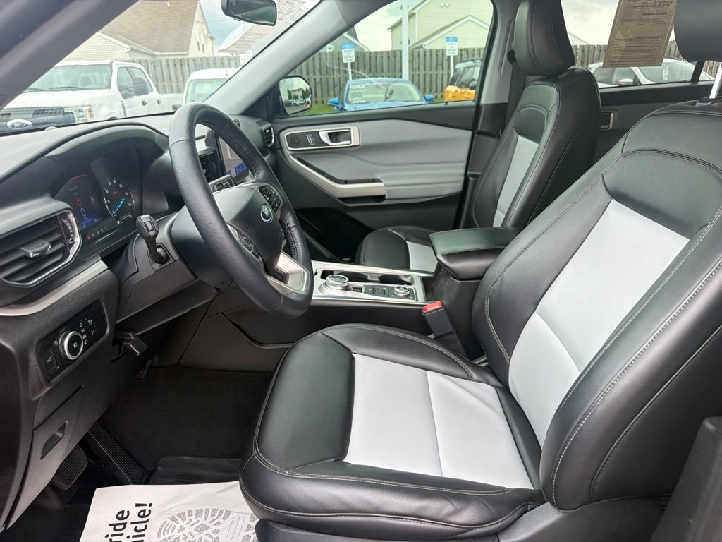 Certified 2023 Ford Explorer XLT w/ Equipment Group 202A AWD/4WD image 27