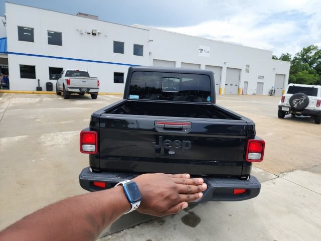 Used 2022 Jeep Gladiator Sport AWD/4WD image 11