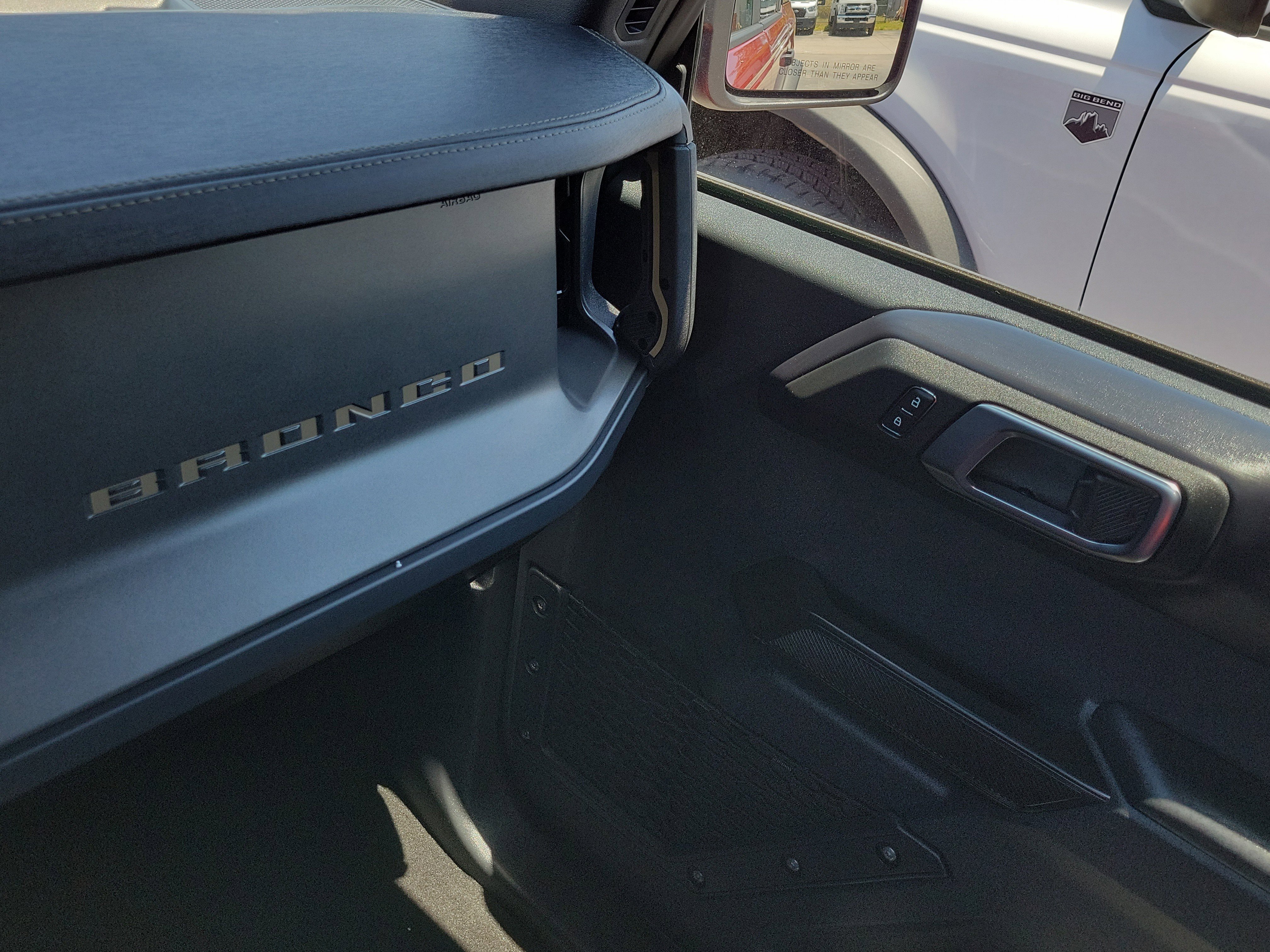 Certified 2025 Ford Bronco Badlands AWD/4WD image 28