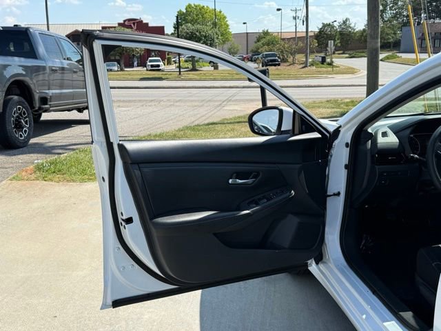 Used 2024 Nissan Sentra SV FWD image 13