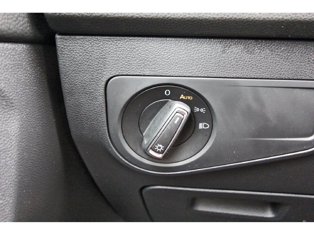 Used 2022 Volkswagen Tiguan SE R-Line FWD image 26