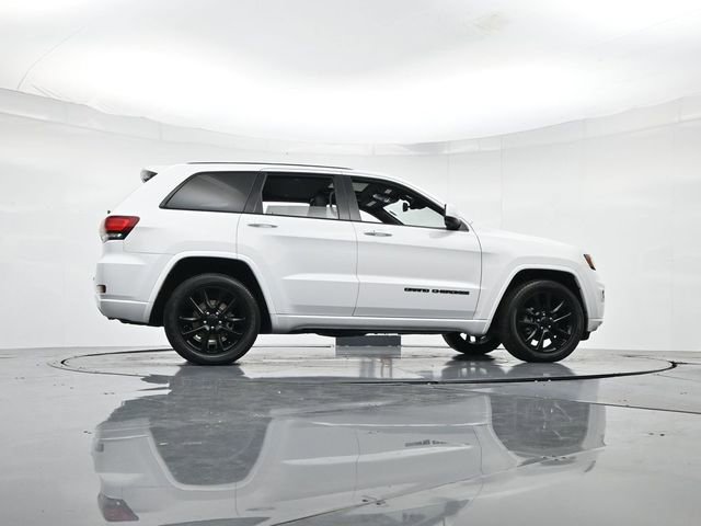 Used 2020 Jeep Grand Cherokee Altitude image 31
