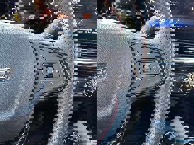 Used 2025 Chevrolet Trax RS w/ Sunroof Package image 13