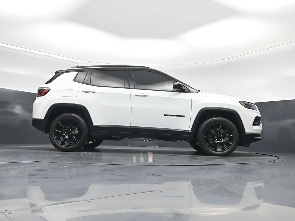 Used 2023 Jeep Compass Latitude AWD/4WD image 43