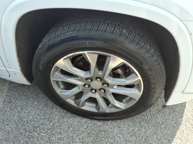 Used 2019 Chevrolet Traverse Premier w/ Driver Confidence II Package FWD image 6